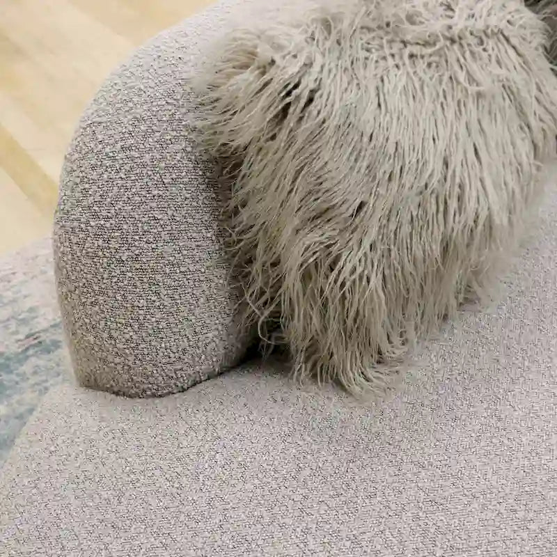 Divano scultoreo curvo con 3 cuscini – Bianco o Grigio