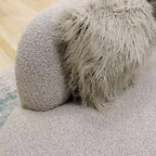 Divano scultoreo curvo con 3 cuscini – Bianco o Grigio
