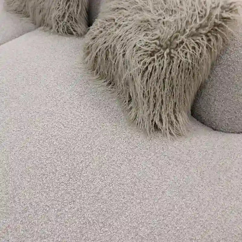 Divano scultoreo curvo con 3 cuscini – Bianco o Grigio