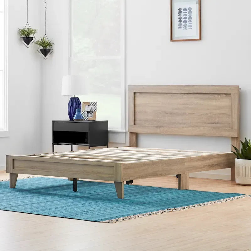 Letto a piattaforma classico in legno con elegante testiera – Diverse misure