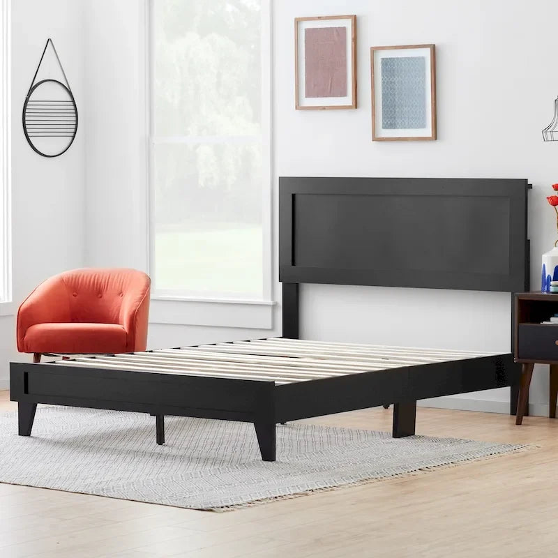 Letto a piattaforma classico in legno con elegante testiera – Diverse misure