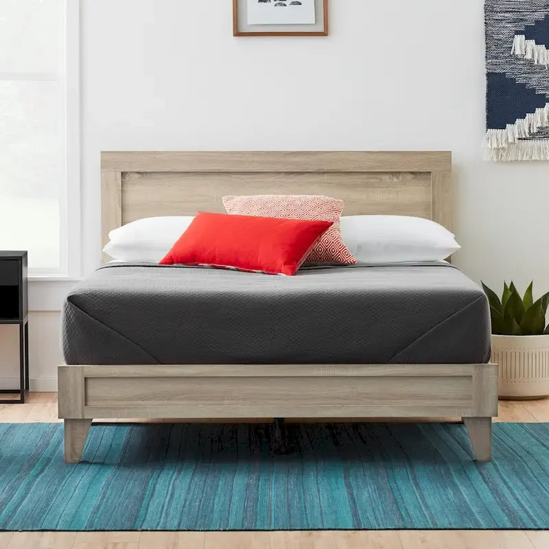 Letto a piattaforma classico in legno con elegante testiera – Diverse misure