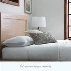 Letto a piattaforma classico in legno con elegante testiera – Diverse misure