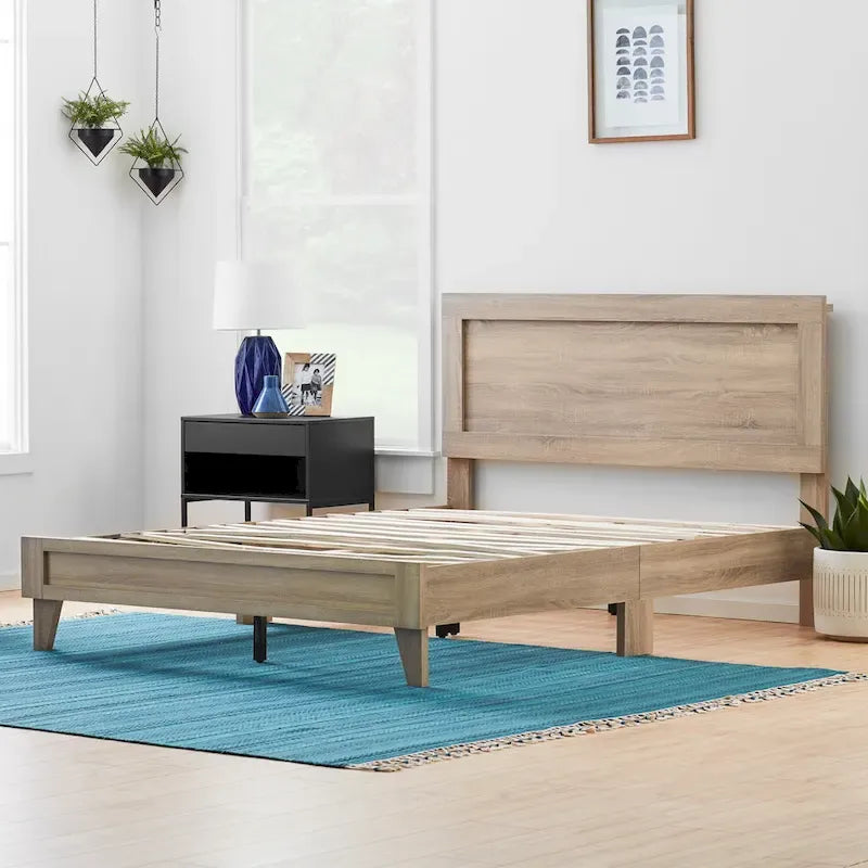 Letto a piattaforma classico in legno con elegante testiera – Diverse misure