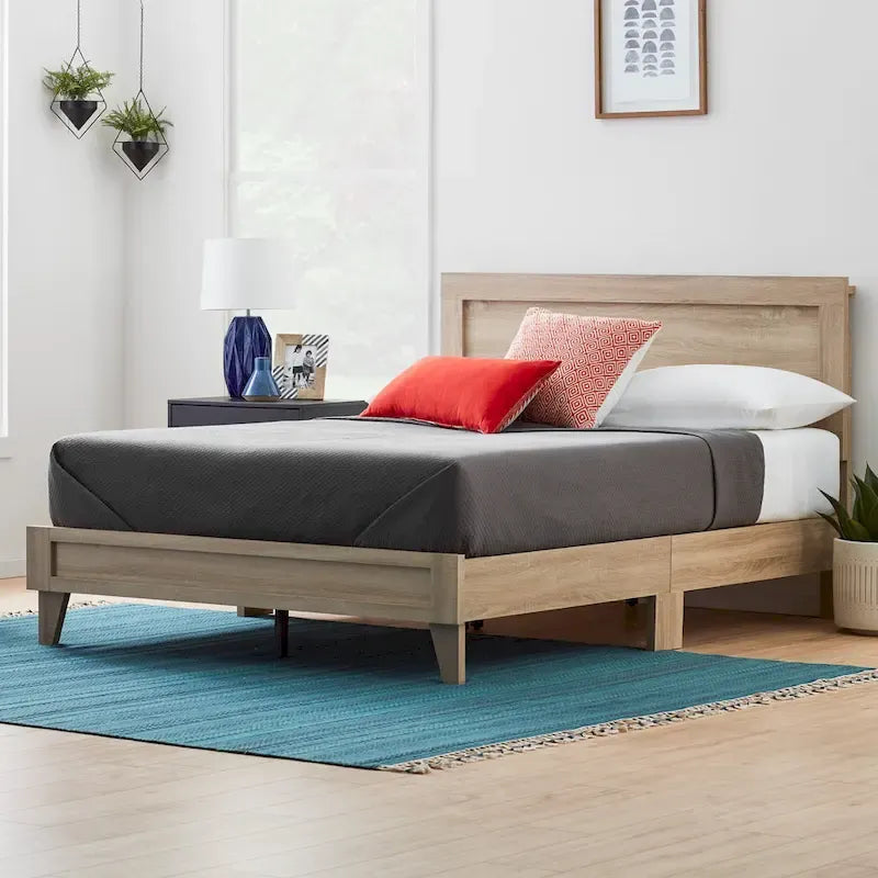 Letto a piattaforma classico in legno con elegante testiera – Diverse misure
