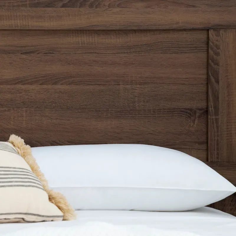 Letto a piattaforma classico in legno con elegante testiera – Diverse misure