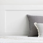 Letto a piattaforma classico in legno con elegante testiera – Diverse misure